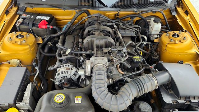 2010 Ford Mustang 2dr Coupe V6 Premium w/ Equipment 202A - 23022978 - 23