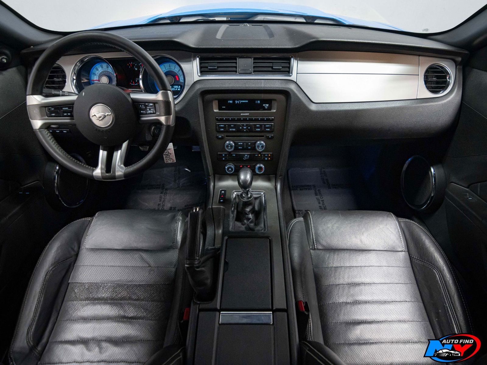 2010 Ford Mustang Premium GT photo 2