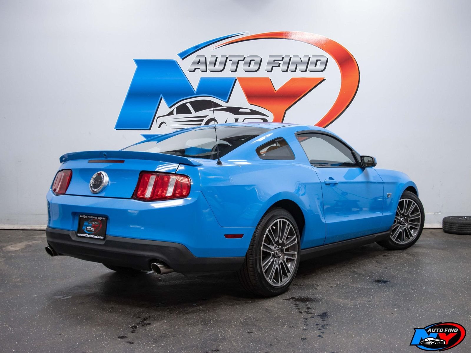2010 Ford Mustang Premium GT photo 3