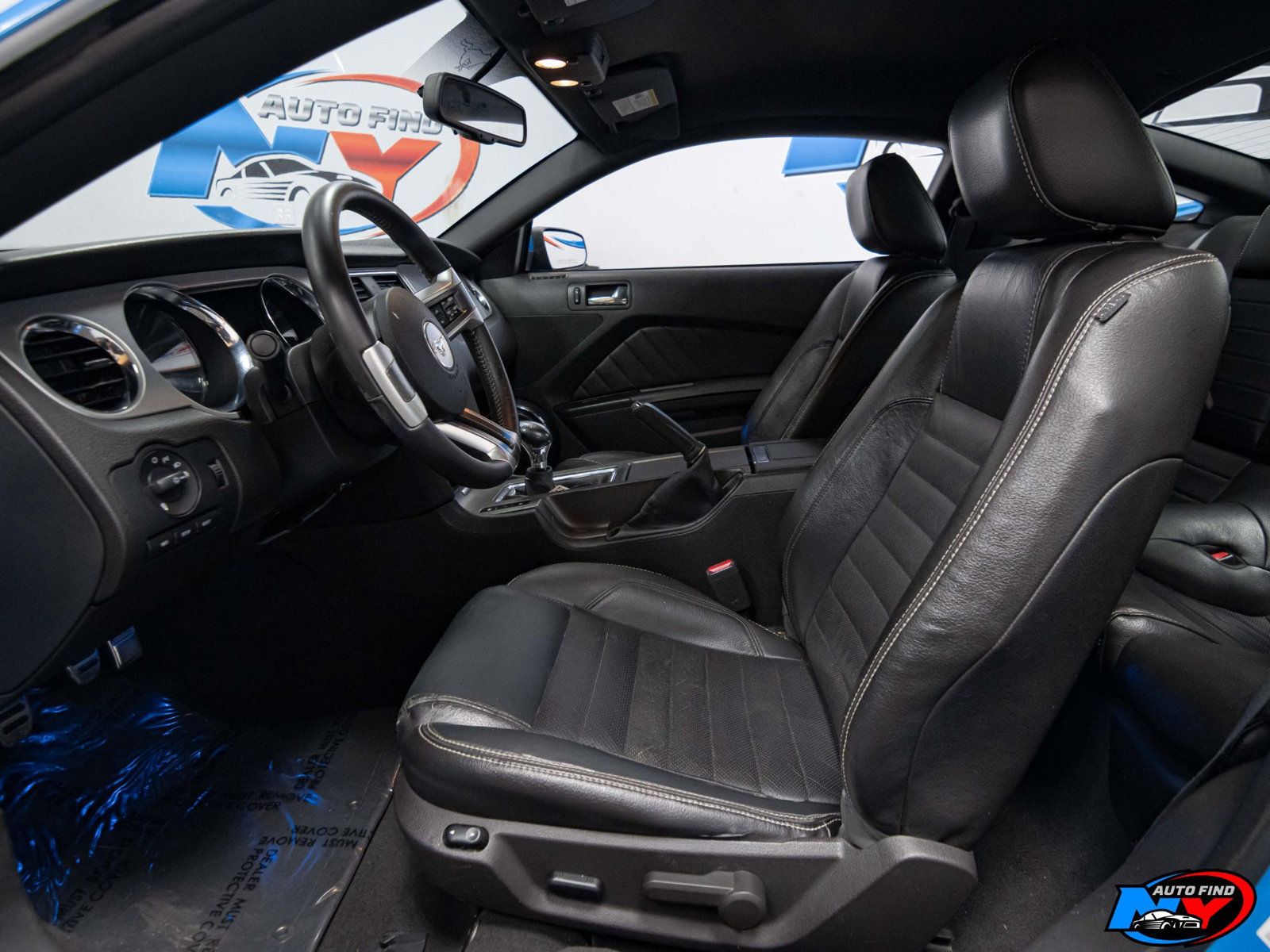 2010 Ford Mustang Premium GT photo 8