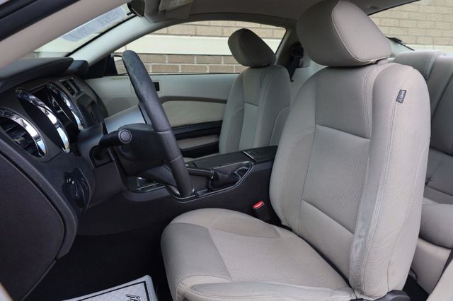 2010 Ford Mustang V6 - 23063263 - 13