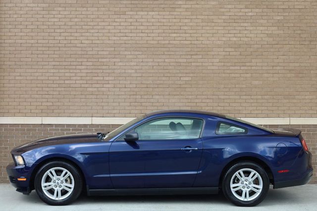 2010 Ford Mustang V6 - 23063263 - 1