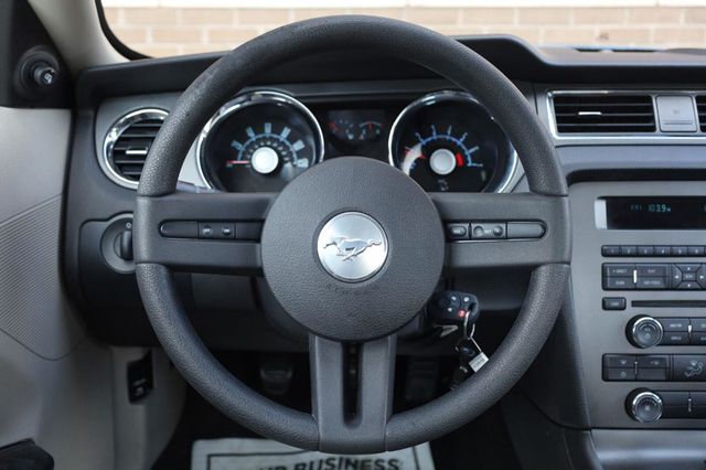 2010 Ford Mustang V6 - 23063263 - 21