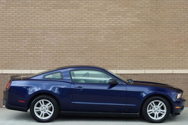 2010 Ford Mustang V6 - 23063263 - 2