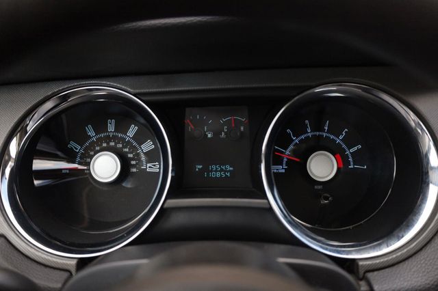2010 Ford Mustang V6 - 23063263 - 31