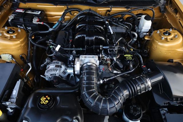 2010 Ford Mustang V6 - 23065373 - 17