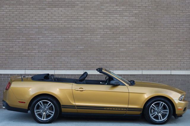 2010 Ford Mustang V6 - 23065373 - 1