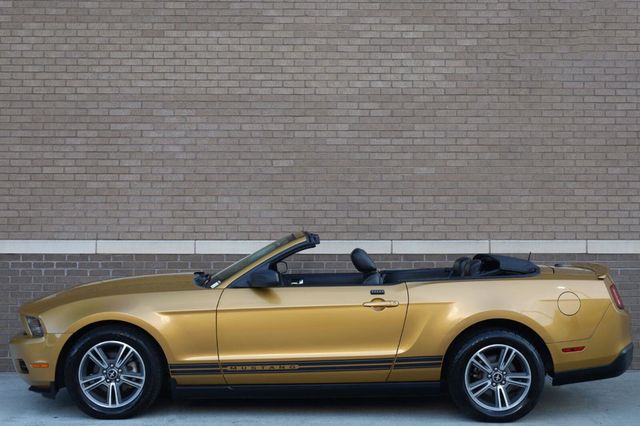 2010 Ford Mustang V6 - 23065373 - 2