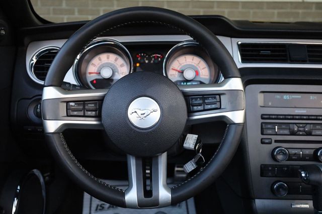 2010 Ford Mustang V6 - 23065373 - 30