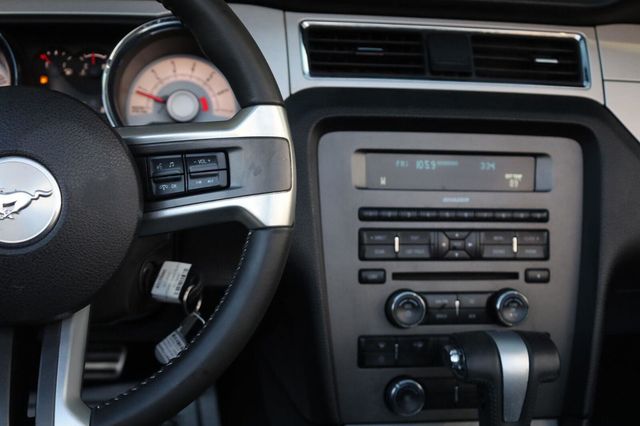 2010 Ford Mustang V6 - 23065373 - 32