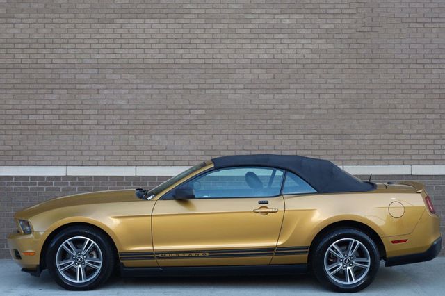 2010 Ford Mustang V6 - 23065373 - 4
