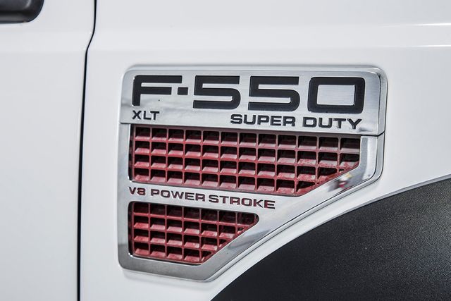 2010 Ford Super Duty F-550 XLT - 15361465 - 11