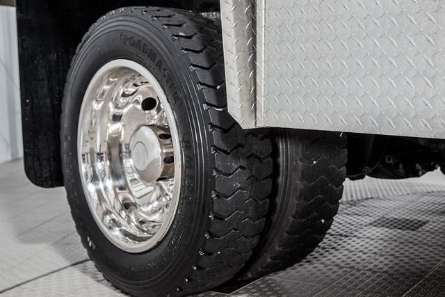 2010 Ford Super Duty F-550 XLT - 15361465 - 17