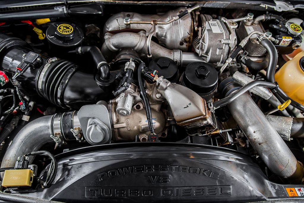 2010 Ford Super Duty F-550 XLT - 15361465 - 22