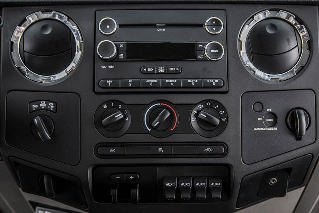 2010 Ford Super Duty F-550 XLT - 15361465 - 25