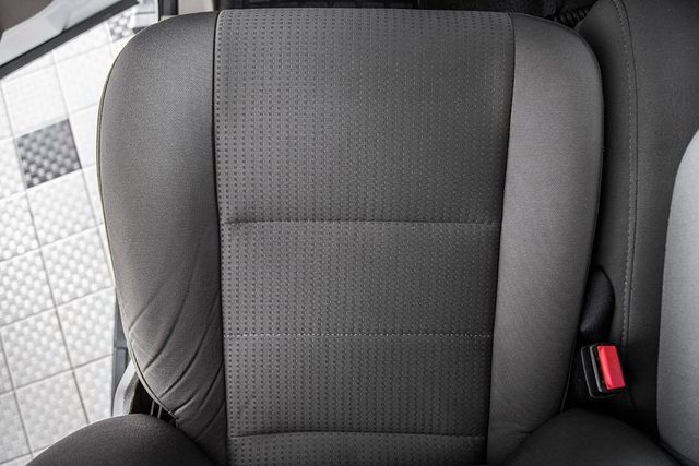 2010 Ford Super Duty F-550 XLT - 15361465 - 32