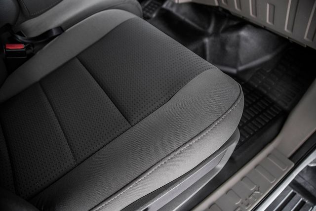 2010 Ford Super Duty F-550 XLT - 15361465 - 34