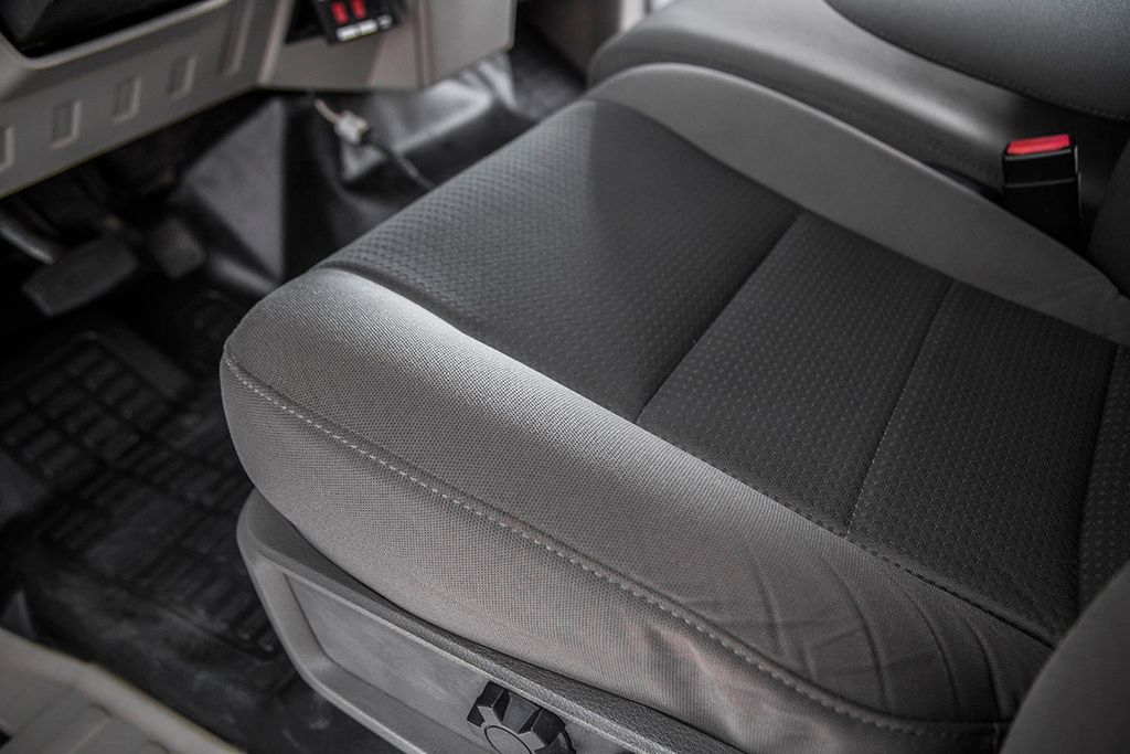 2010 Ford Super Duty F-550 XLT - 15361465 - 37