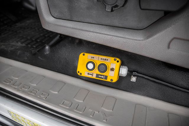 2010 Ford Super Duty F-550 XLT - 15361465 - 39