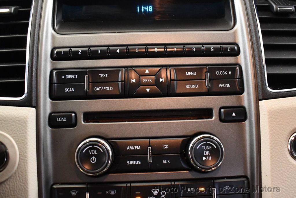 2010 Ford Taurus SE photo 29