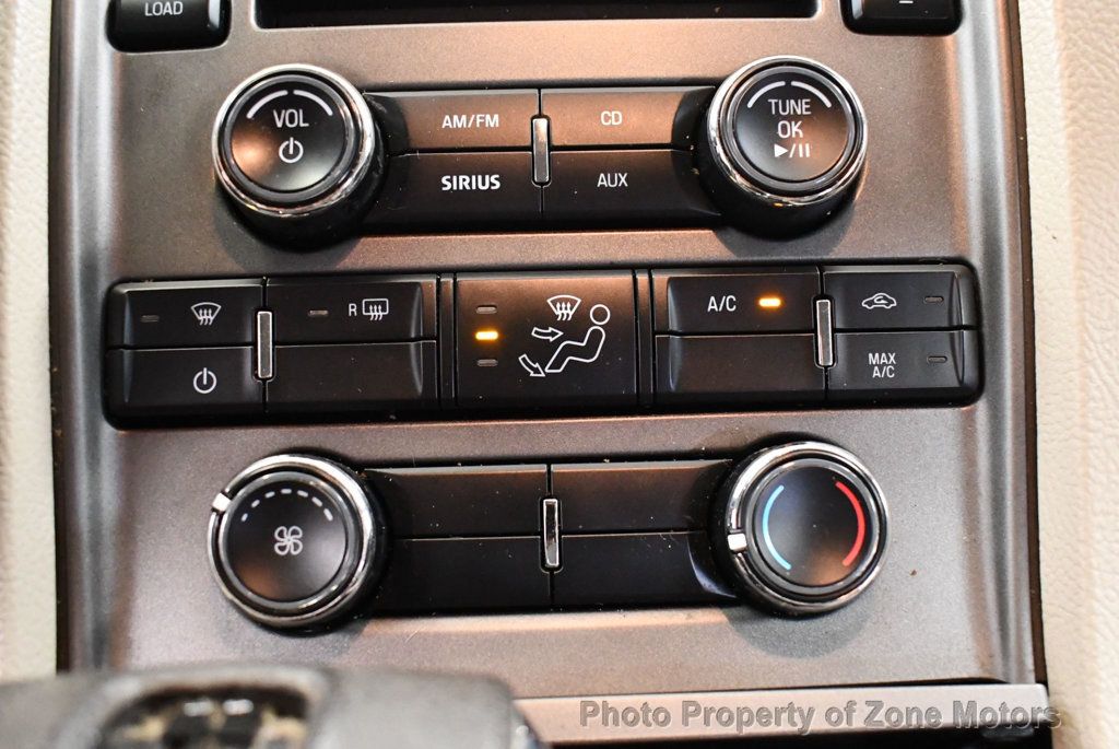 2010 Ford Taurus SE photo 30
