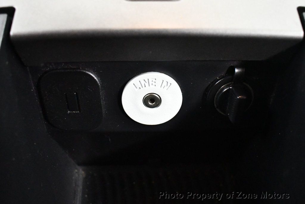 2010 Ford Taurus SE photo 31