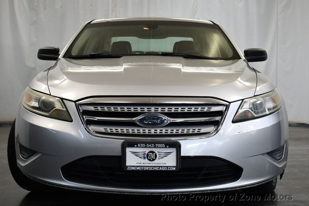 2010 Ford Taurus SE photo 3