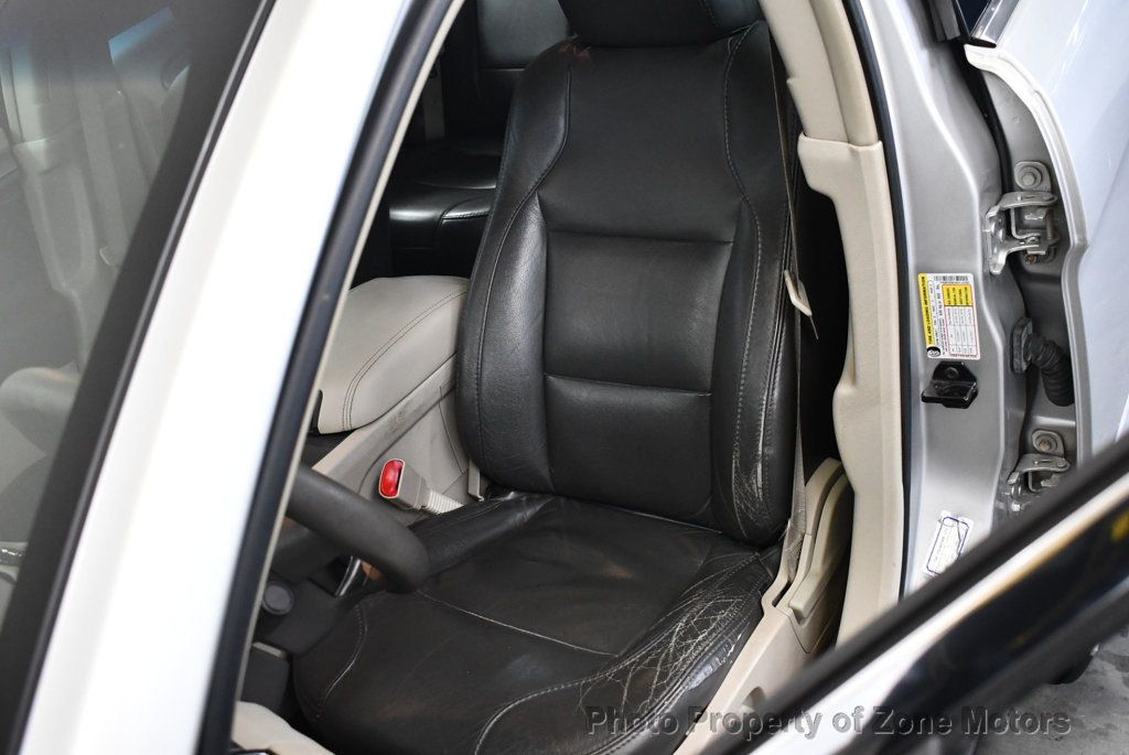 2010 Ford Taurus SE photo 5