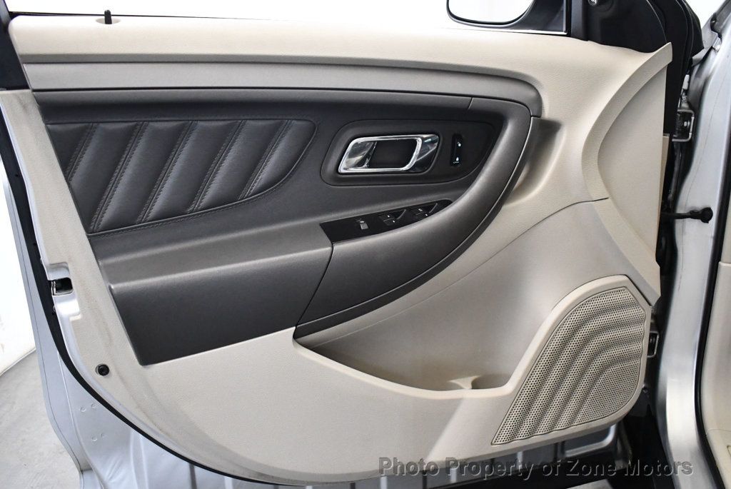 2010 Ford Taurus SE photo 6
