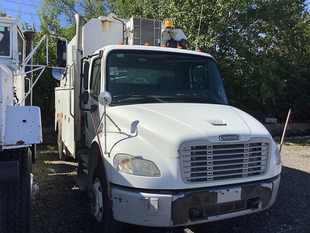 2010 Freightliner M2106 ENCLOSED UTILITY SERVICE TRUCK WITH COMPRESSOR - 21142230 - 0