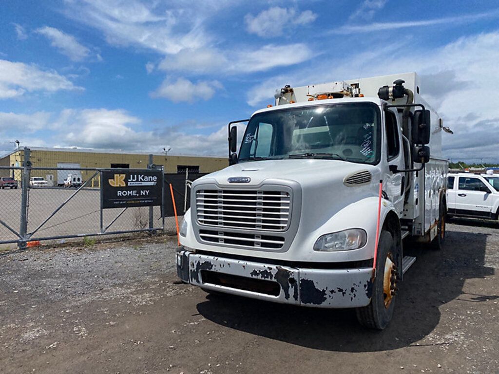 2010 Freightliner M2112 ENCLOSED UTILITY TRUCK WITH COMPRESSOR - 21489637 - 2