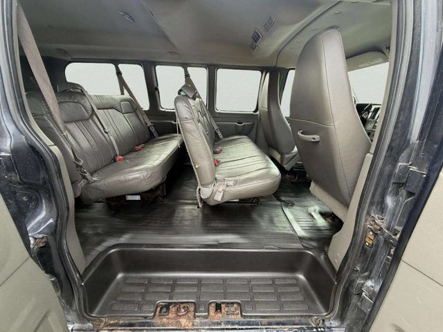 2010 GMC Savana LS 2500 3dr Passenger Van - 23000577 - 19