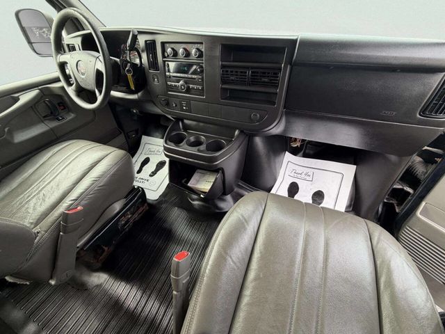 2010 GMC Savana LS 2500 3dr Passenger Van - 23000577 - 24