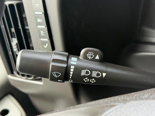 2010 GMC Savana LS 2500 3dr Passenger Van - 23000577 - 31