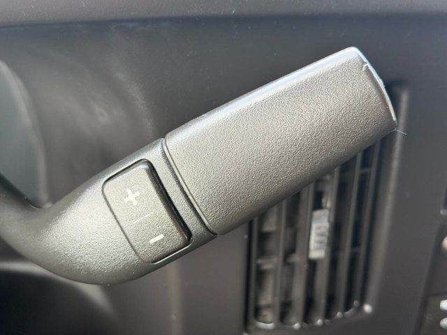 2010 GMC Savana LS 2500 3dr Passenger Van - 23000577 - 32