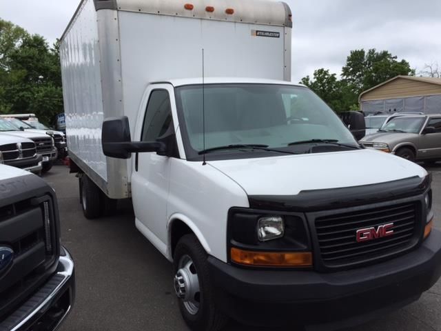 2010 GMC Savana Commercial Cutaway WT - 13756207 - 1