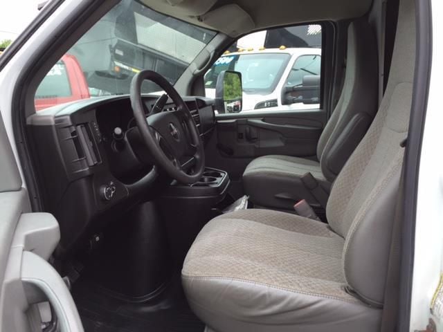 2010 GMC Savana Commercial Cutaway WT - 13756207 - 4