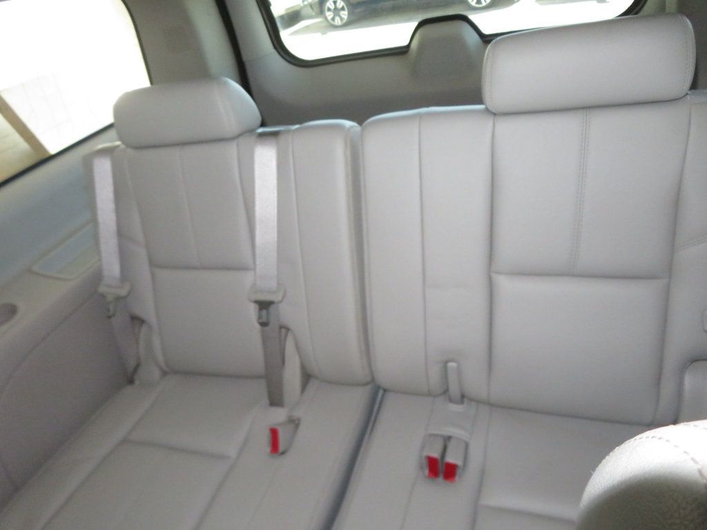 2010 GMC Yukon XL 4X4 YUKON XL SLT EXTRA  CLEAN LIFTED 4X4 BUCKET SEATS  - 23013204 - 28