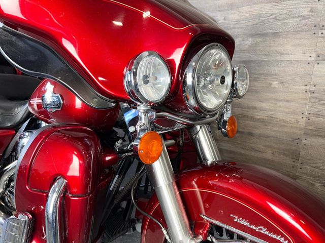 2010 Harley-Davidson FLHTCU Ultra Classic Electra Glide SUPER CLEAN! - 22982101 - 4