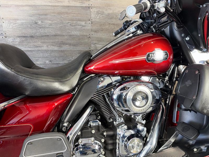 2010 Harley-Davidson FLHTCU Ultra Classic Electra Glide SUPER CLEAN! - 22982101 - 5