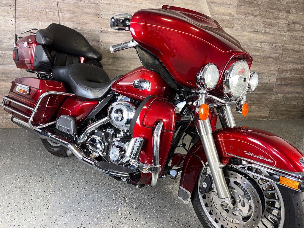 2010 Harley-Davidson FLHTCU Ultra Classic Electra Glide SUPER CLEAN! - 23042802 - 9