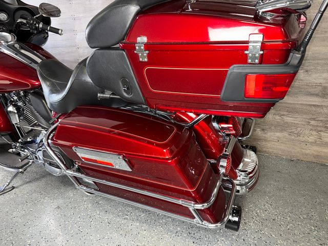 2010 Harley-Davidson FLHTCU Ultra Classic Electra Glide SUPER CLEAN! - 23042802 - 14