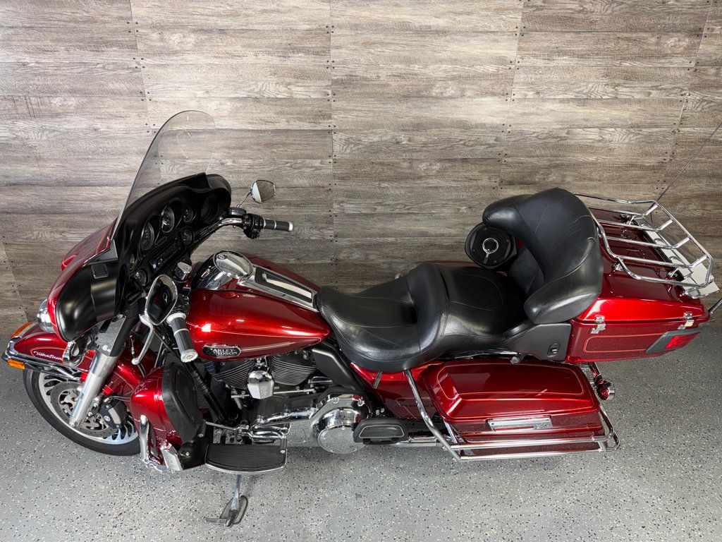 2010 Harley-Davidson FLHTCU Ultra Classic Electra Glide SUPER CLEAN! - 23042802 - 15