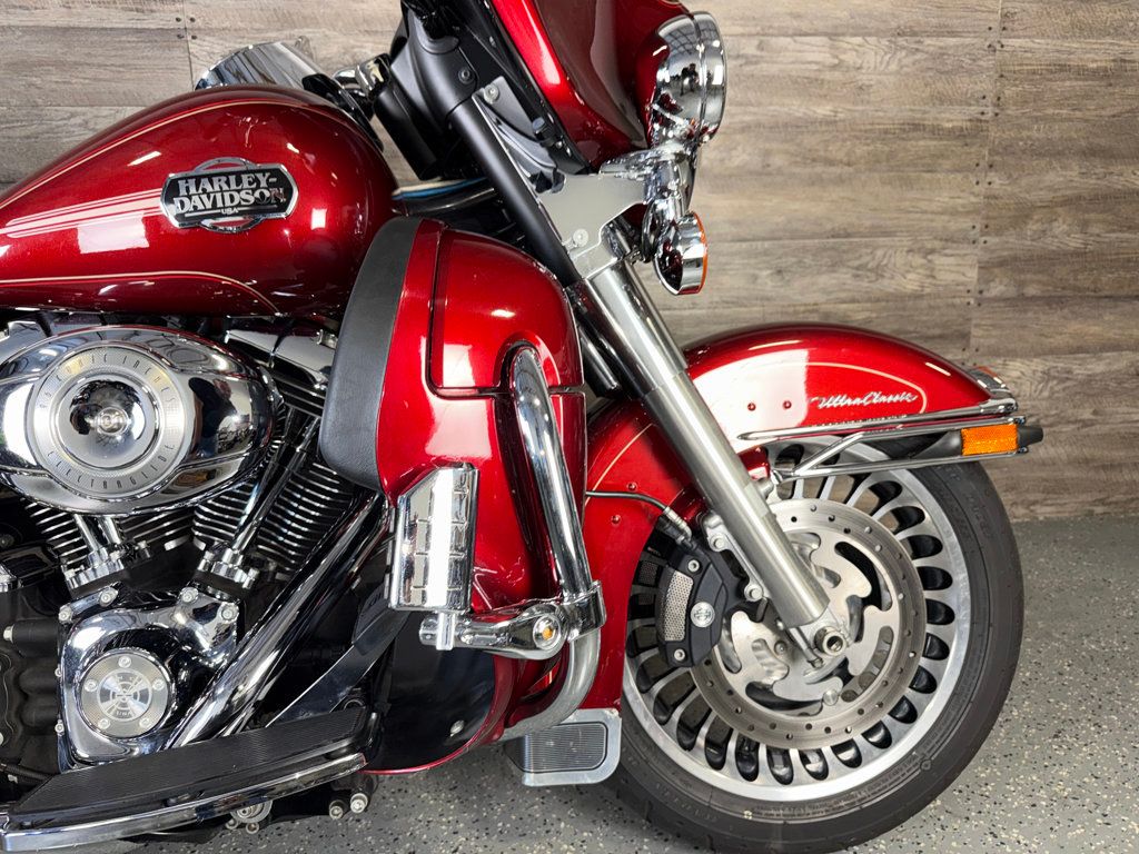 2010 Harley-Davidson FLHTCU Ultra Classic Electra Glide SUPER CLEAN! - 23042802 - 5