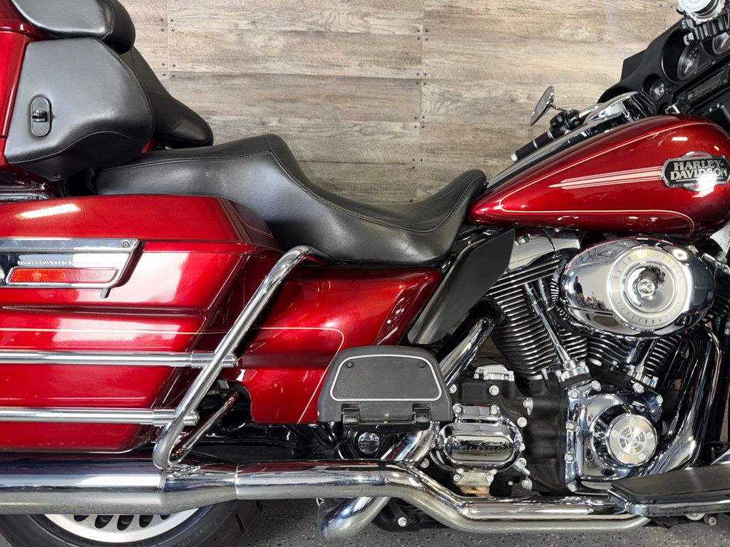 2010 Harley-Davidson FLHTCU Ultra Classic Electra Glide SUPER CLEAN! - 23042802 - 7