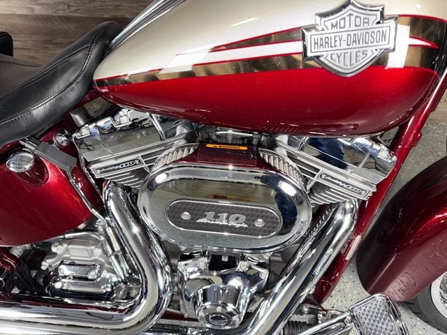 2010 Harley-Davidson FLSTSE CVO Softail Convertible SUPER CLEAN! - 22980175 - 6