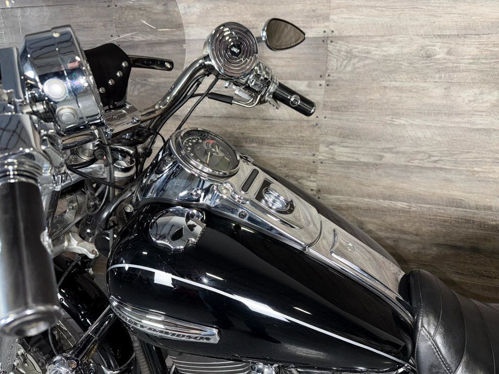 2010 Harley-Davidson FXDC Dyna Super Glide Custom One Owner! - 22893812 - 11