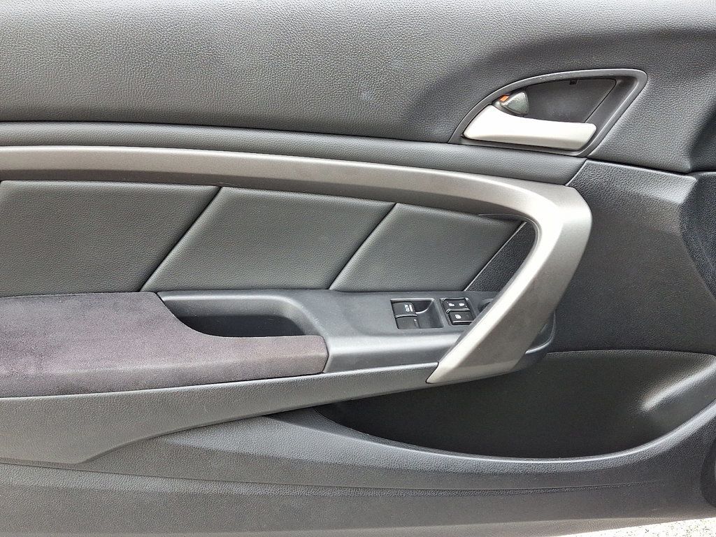 2010 Honda Accord LX photo 12