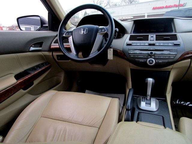 2010 Honda Accord EX-L photo 17