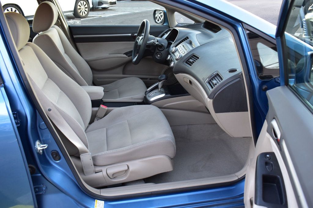 2010 Honda Civic Hybrid 4dr Sedan L4 CVT - 22721134 - 16